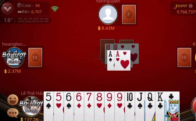 Câu hỏi khi anh em chơi bài có 3 đôi thông trong Tiến Liên Miền Nam